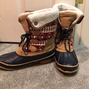 Lightly used Khombu boots